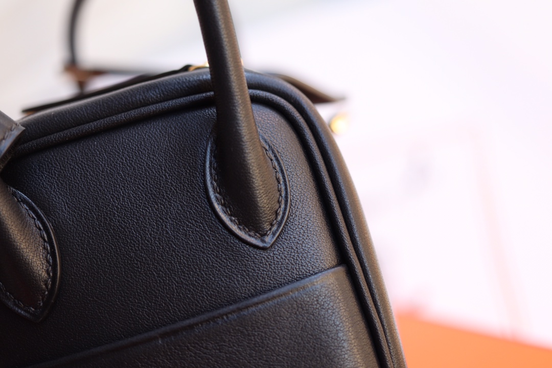 에르메스 미니 린디백19 블랙 금장 스위프트